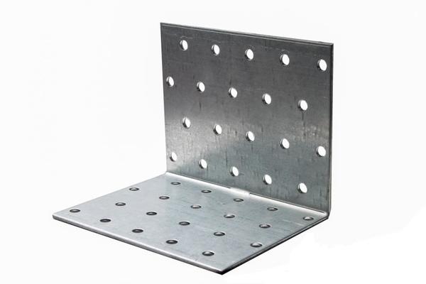 Крепежный уголок равносторонний KUR-40x20